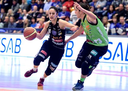 s Katie Bussey och Udominate:s Ilaria Zanoni