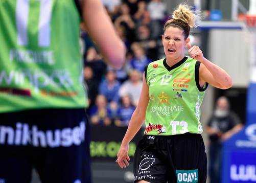 s Pamela Blomberg