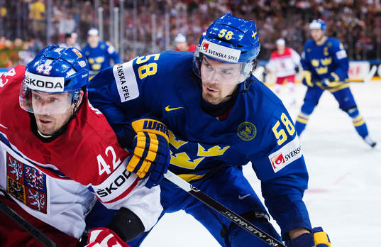 Tjeckiens Petr Koukal och Sveriges Anton Lander