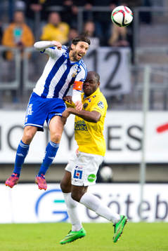 IFK Göteborgs Mattias Bjärsmyr i nickduell med