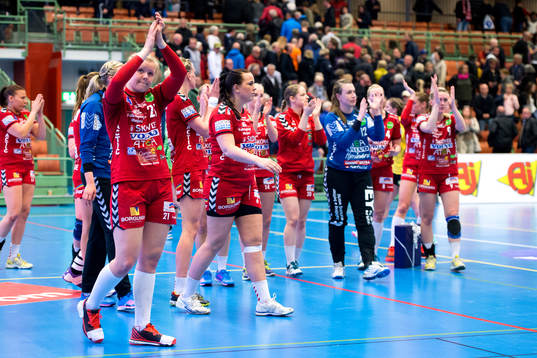 Skövdes Caroline Friberg och Malin Hanold deppar