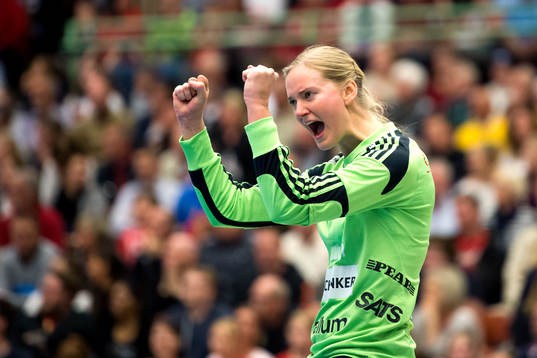 Sävehofs målvakt Johanna Bundsen jublar