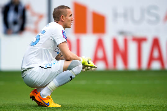 Malmö FFs målvakt Robin Olsen deppar