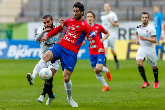 Qvidings Arash Bayat och Örgrytes George Mourad i kamp om
