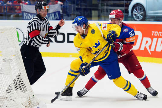 Sveriges Elias Lindholm och Rysslands Viktor Antipin
