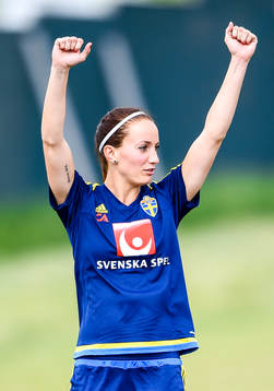 Sveriges Kosovare Asllani