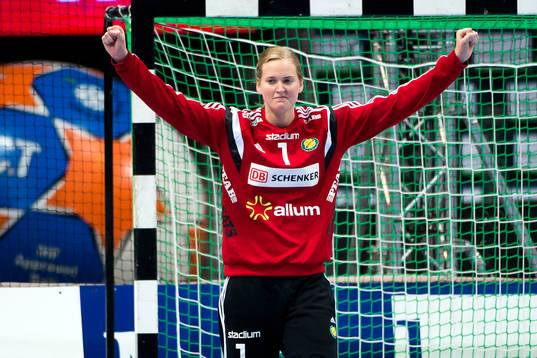 Sävehofs målvakt Johanna Bundsen jublar