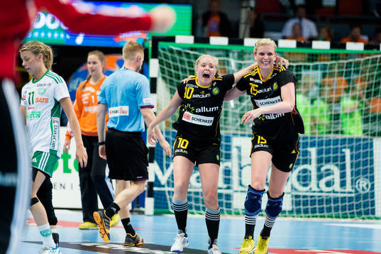 Sävehofs Jenny Wikensten och Jenny Alm jublar