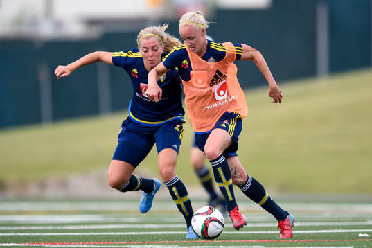 Linda Sembrant och Caroline Seger