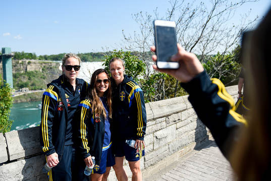 Sveriges Lisa Dahlkvist, Malin Diaz Pettersson och Sara