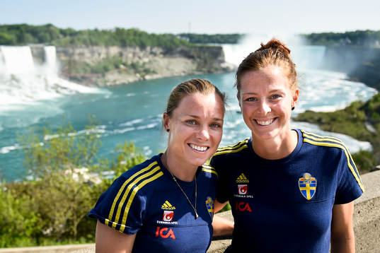 Sveriges Sara Thunebro och Lotta Schelin