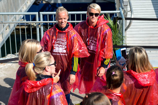 Sveriges Caroline Seger och Nilla Fischer
