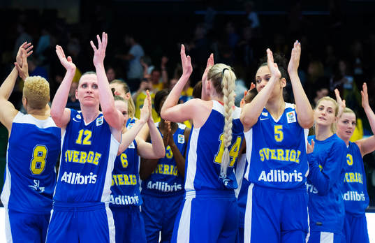 Sveriges spelare jublar