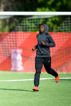 Nigerias Asisat Oshoala (th)
