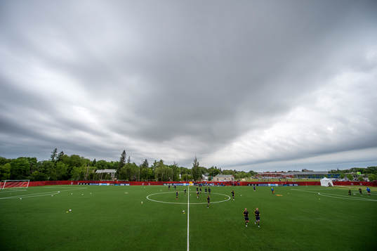 Bläddra bland fler bilder av Fotboll, Dam, VM, Sverige, Träning