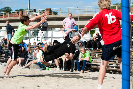 OV Herrarnas Henrik Hurtig skjuter