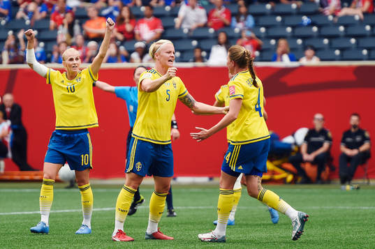 Sveriges Sofia Jakobsson, Nilla Fischer och Emma Berglund