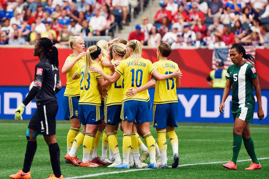 Sveriges spelare jublar
