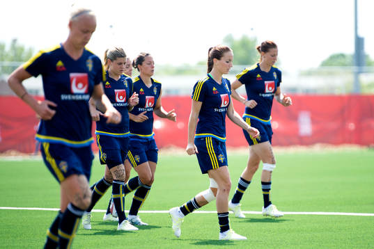 Sveriges Kosovare Asllani
