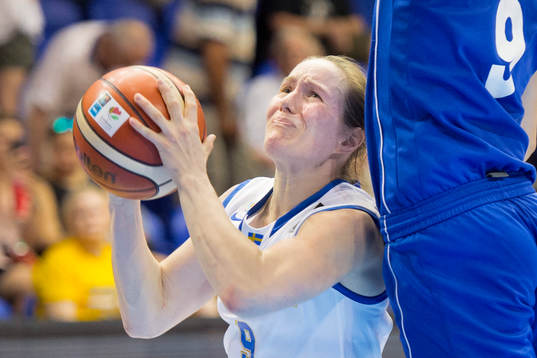 Sveriges Elin Eldebrink letar skott