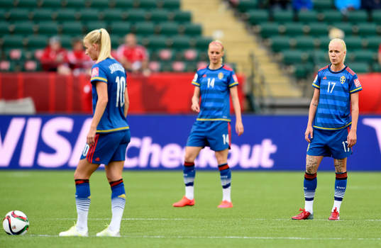 Sveriges Sofia Jakobsson, Amanda Ilestedt och Caroline Seger