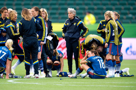 Sveriges förbundskapten Pia Sundhage deppar