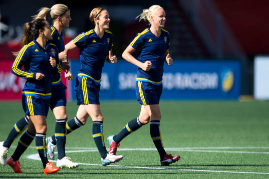 Sveriges Therese Sjögran och Caroline Seger