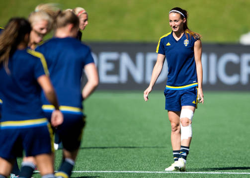 Sveriges Kosovare Asllani