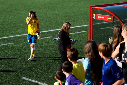 Sveriges Kosovare Asllani deppar