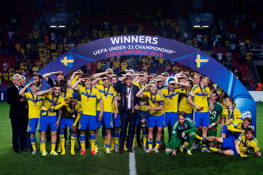 Det svenska laget jublar