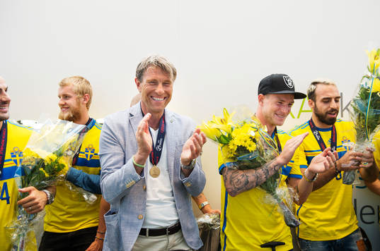 Filip Helander, förbundskapten Håkan Ericson, John