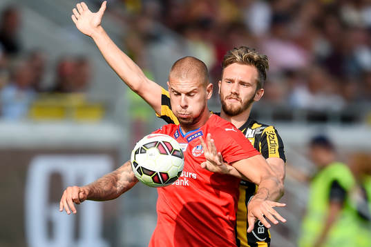 Helsingborgs Robin Simovic och Häckens Simon Sandberg