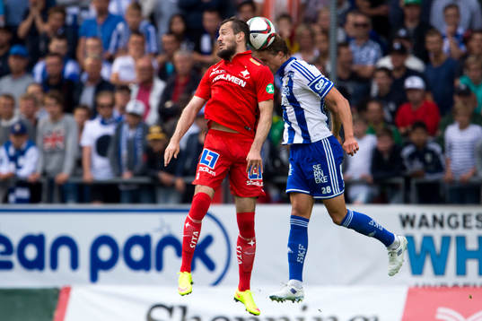Norrköpings Emir Kujovic i nickduell med IFK Göteborgs