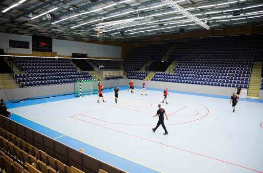 Handbollslaget HK Malmö tränar i Baltiska hallen