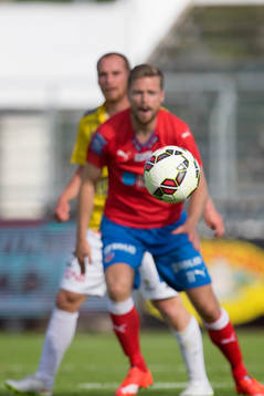 En fotboll hänger i luften
