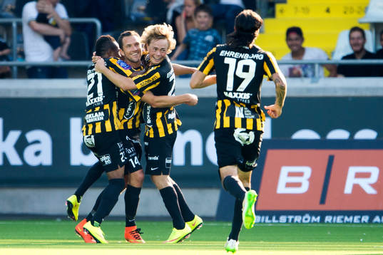 Häckens Martin Ericsson jublar