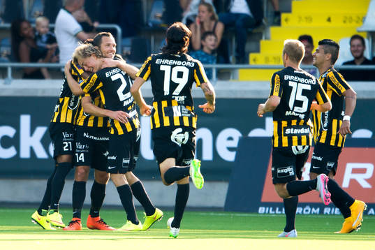 Häckens Martin Ericsson jublar