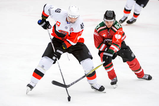 Jyväskyläs Tuomas Pihlman och Frölundas Artturi Lehkonen
