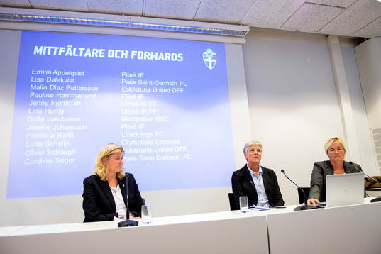 Sveriges pressansvarige Rebecca Hedin, Förbundskapten Pia