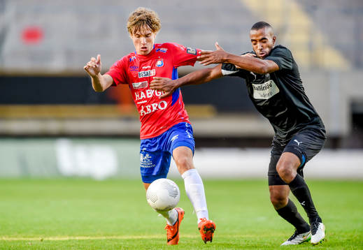 Örgrytes Jakob Lindström och Höllvikens Kamal Barny