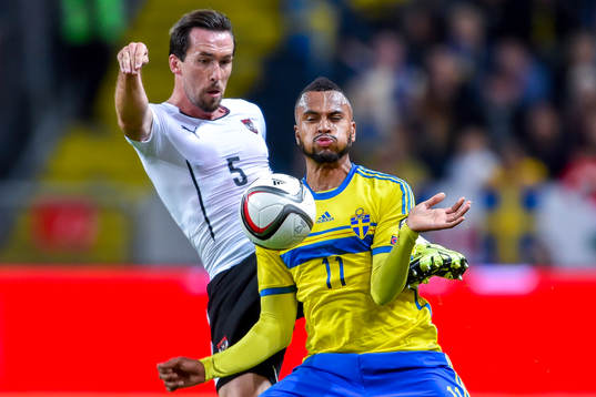 Österrikes Christian Fuchs och Sveriges Isaac Kiese Thelin