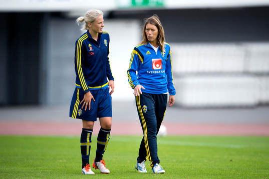 Sveriges Lina Hurtig och sjukgymnast Karin Schröder