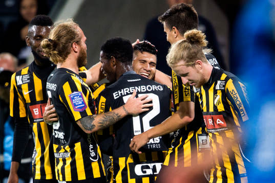 Häckens Paulo de Oliveira jublar