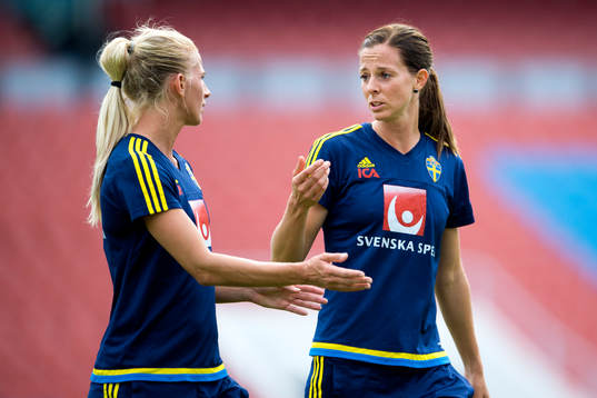 Sveriges Sofia Jakobsson och Lotta Schelin