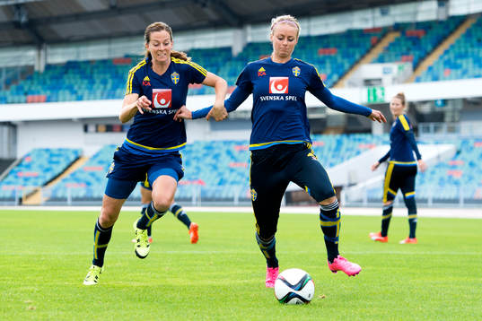 Sveriges Lotta Schelin och Amanda Ilestedt