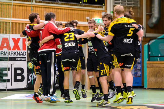 Sävehofs spelare jublar