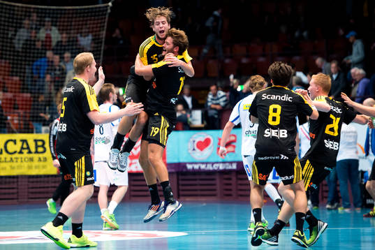 Sävehofs Olle Forsell-Schefvert och Niclas Fingren jublar