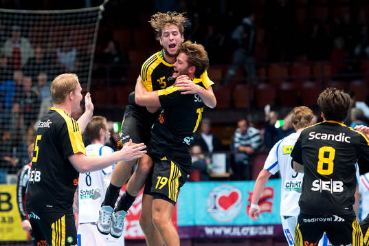 Sävehofs Olle Forsell-Schefvert och Niclas Fingren jublar