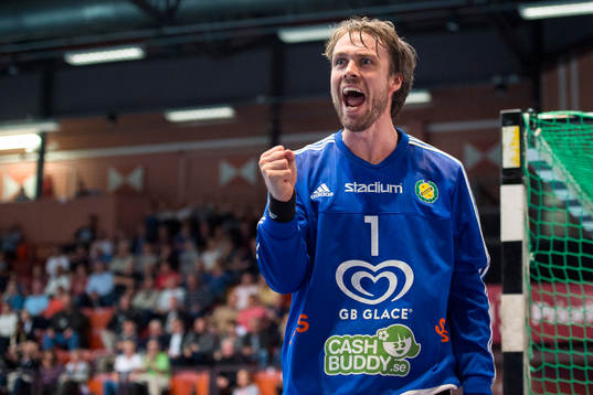 Sävehofs målvakt Per Sandström jublar