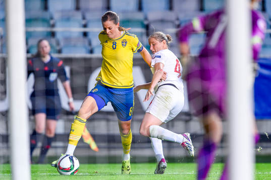 Sveriges Lotta Schelin och Polens Hanna Konsek